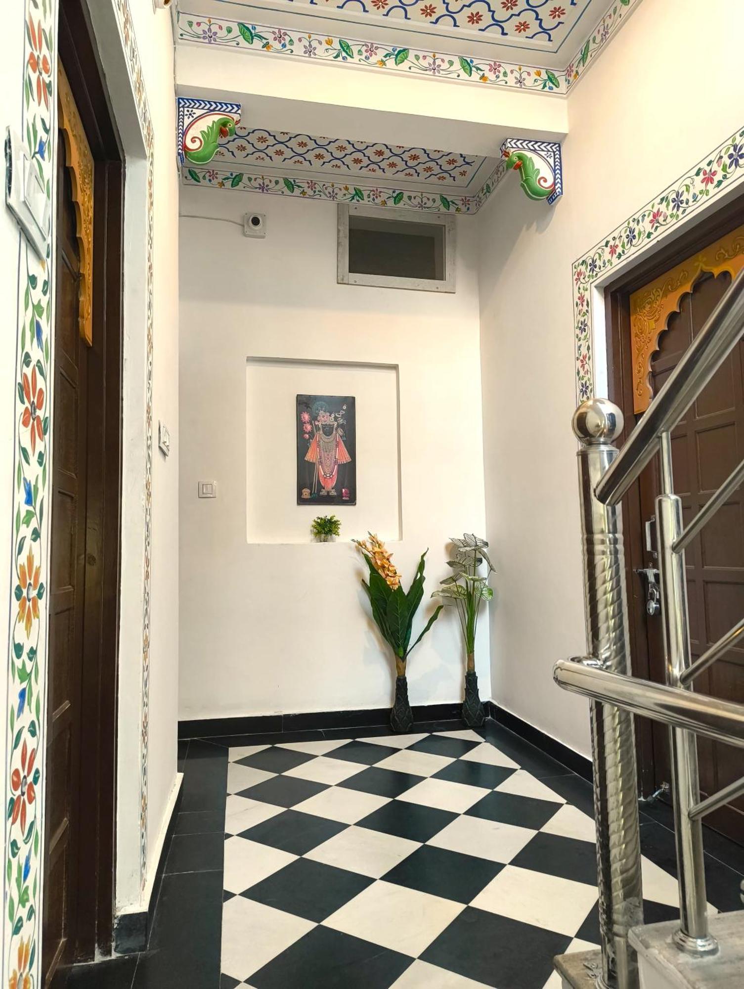 Rising Shemesh Home Stay Udaipur Exterior photo