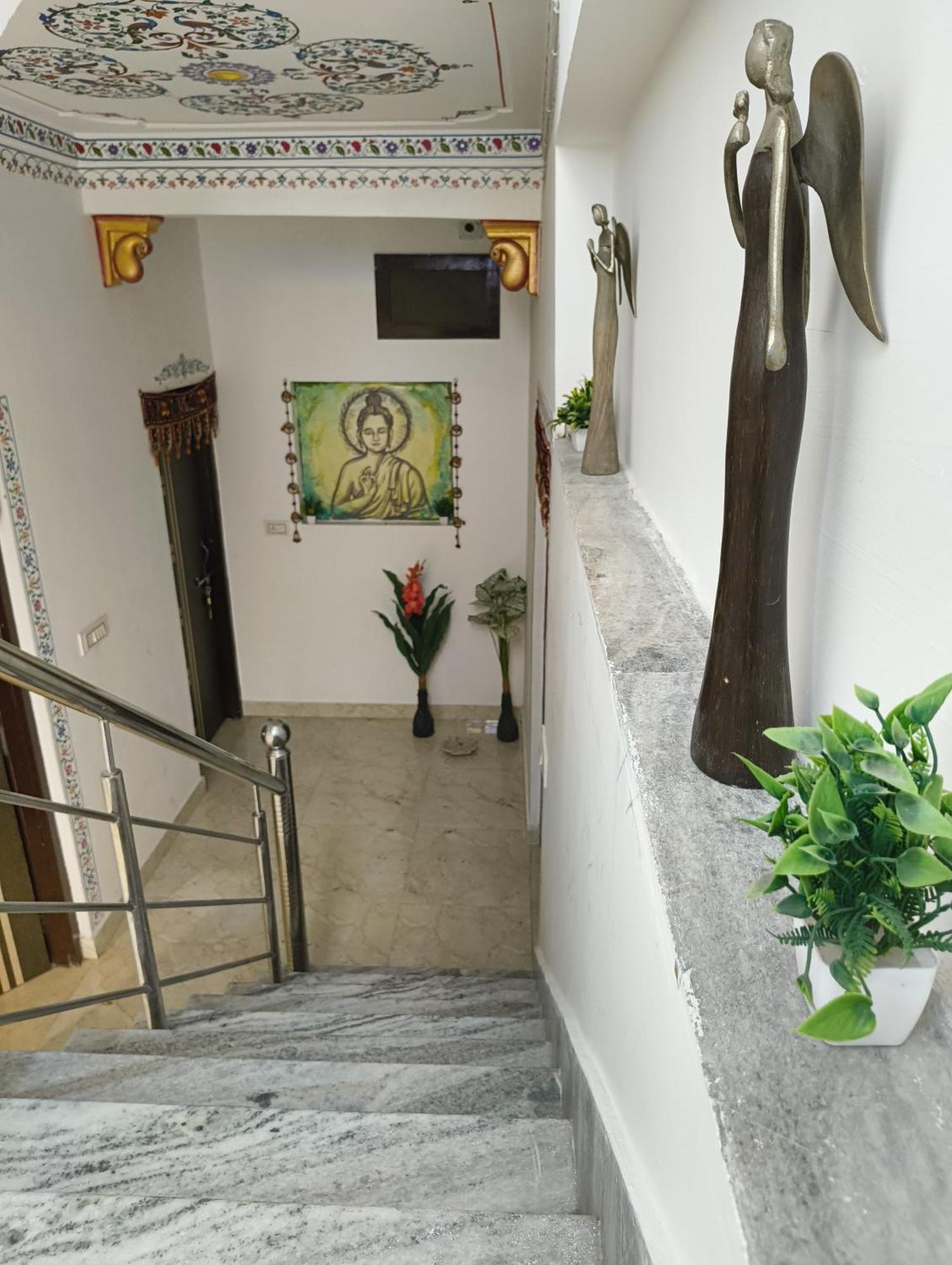 Rising Shemesh Home Stay Udaipur Exterior photo