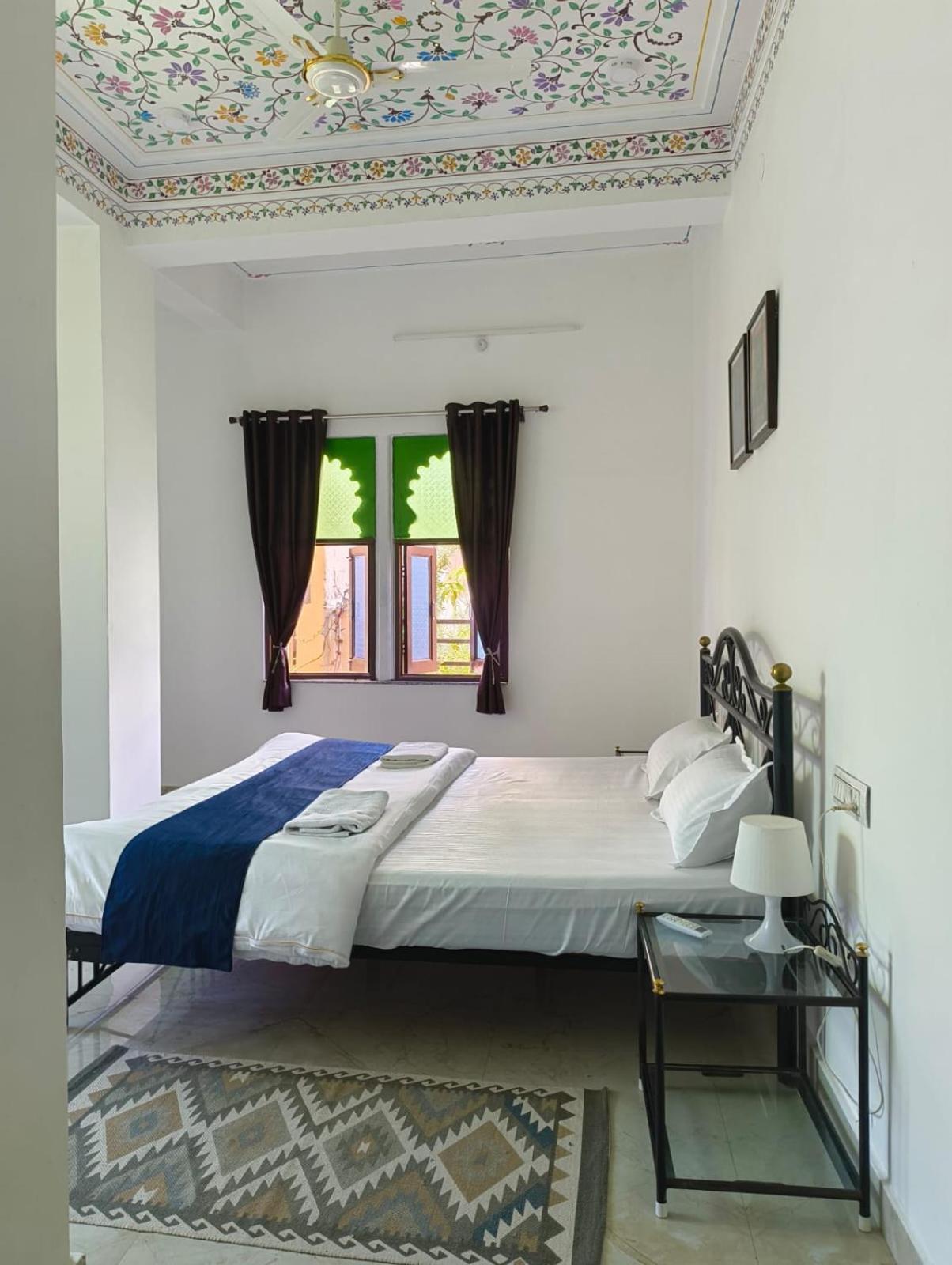 Rising Shemesh Home Stay Udaipur Exterior photo