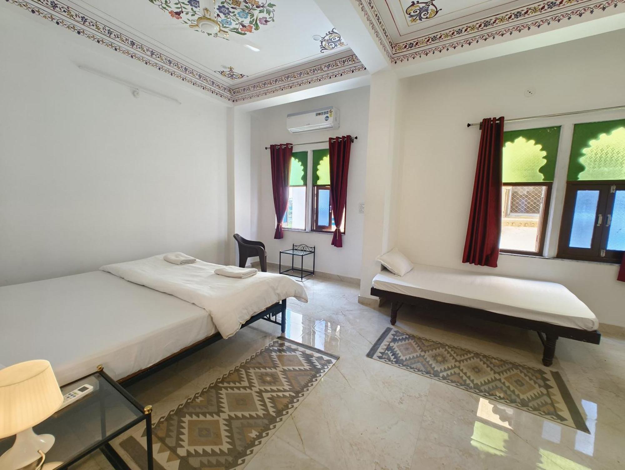 Rising Shemesh Home Stay Udaipur Exterior photo