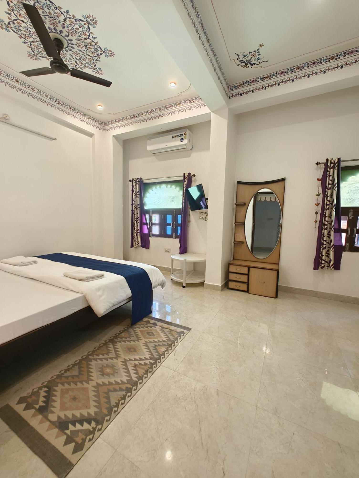 Rising Shemesh Home Stay Udaipur Exterior photo