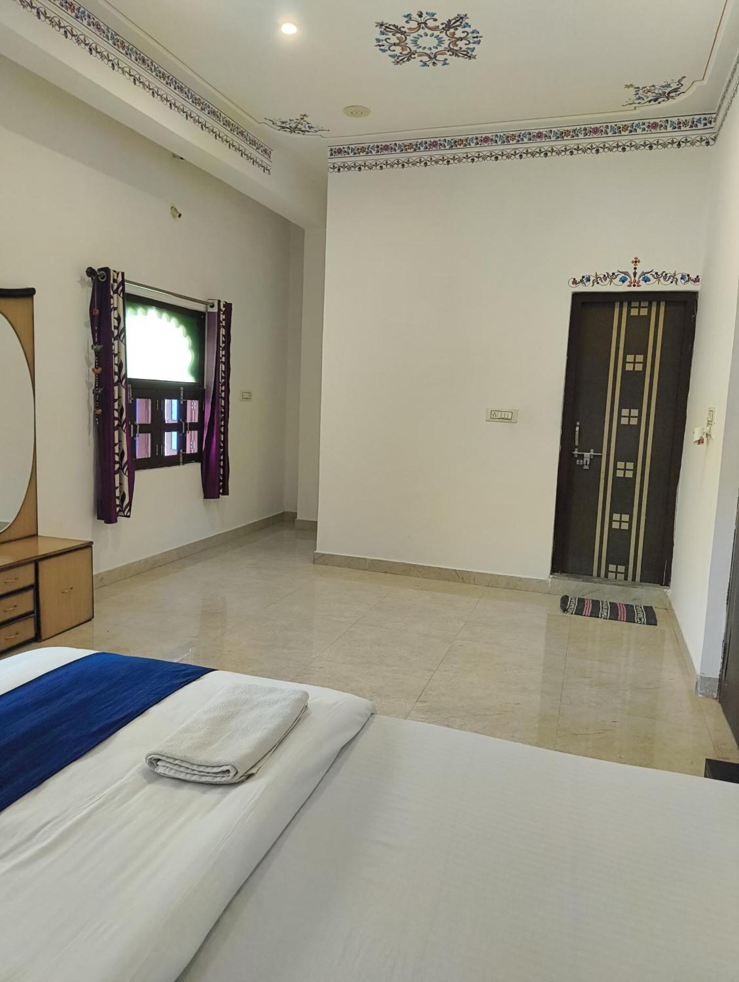 Rising Shemesh Home Stay Udaipur Exterior photo